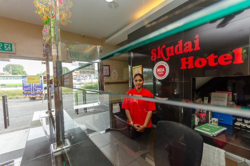 Oyo 1010 Skudai Hotel Exterior photo